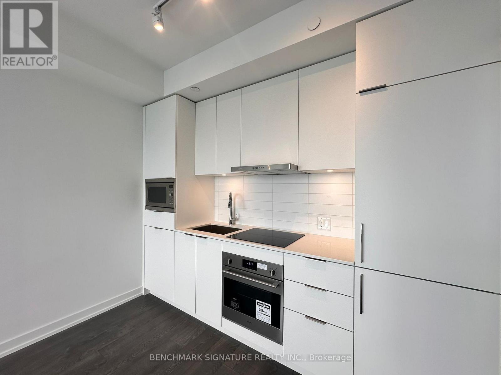 1708 - 8 OLYMPIC GARDEN DRIVE, Toronto, Ontario