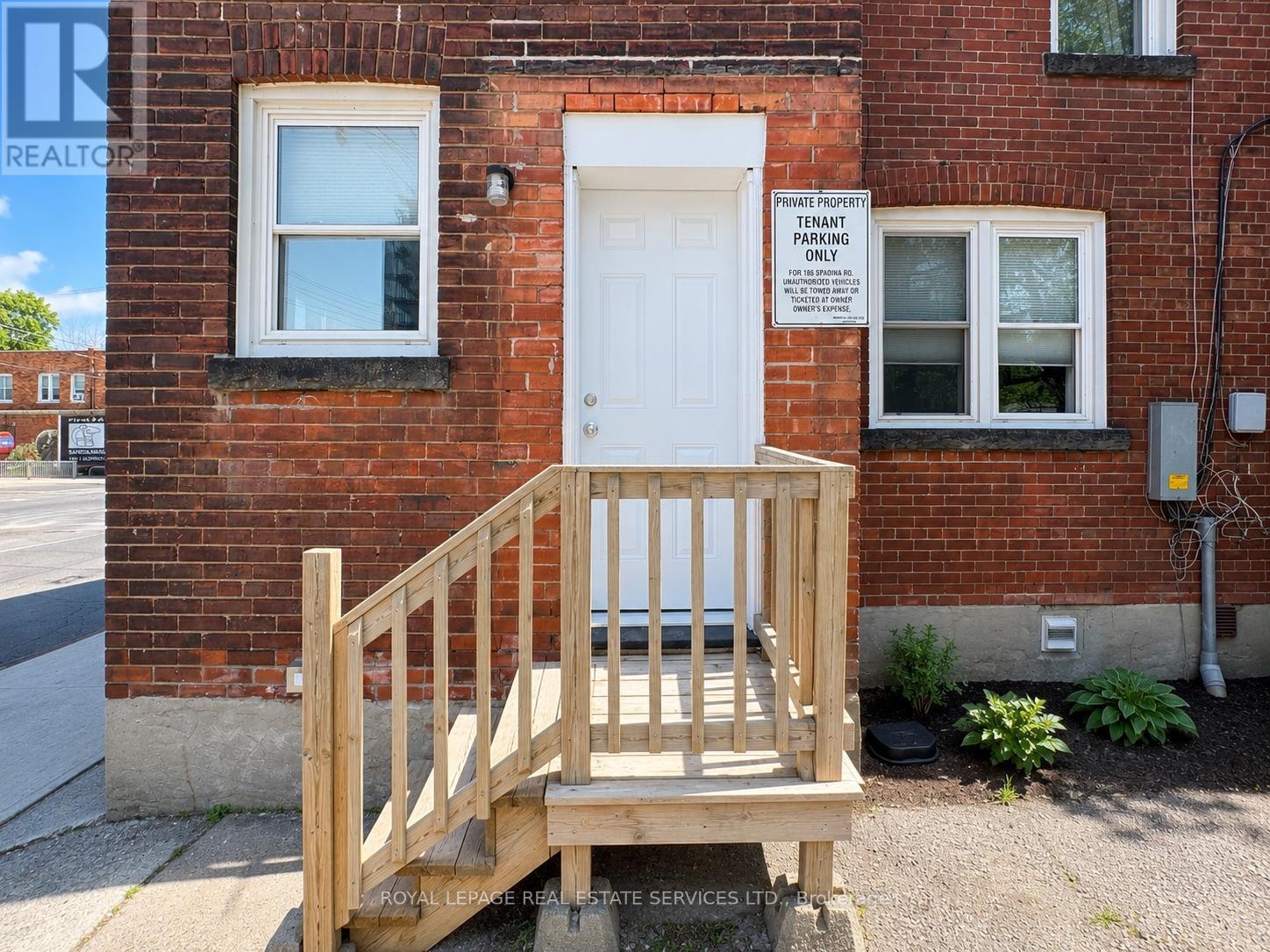 Main Floor - 186 Spadina Road, Toronto, Ontario  M5R 2T8 - Photo 2 - C13138658
