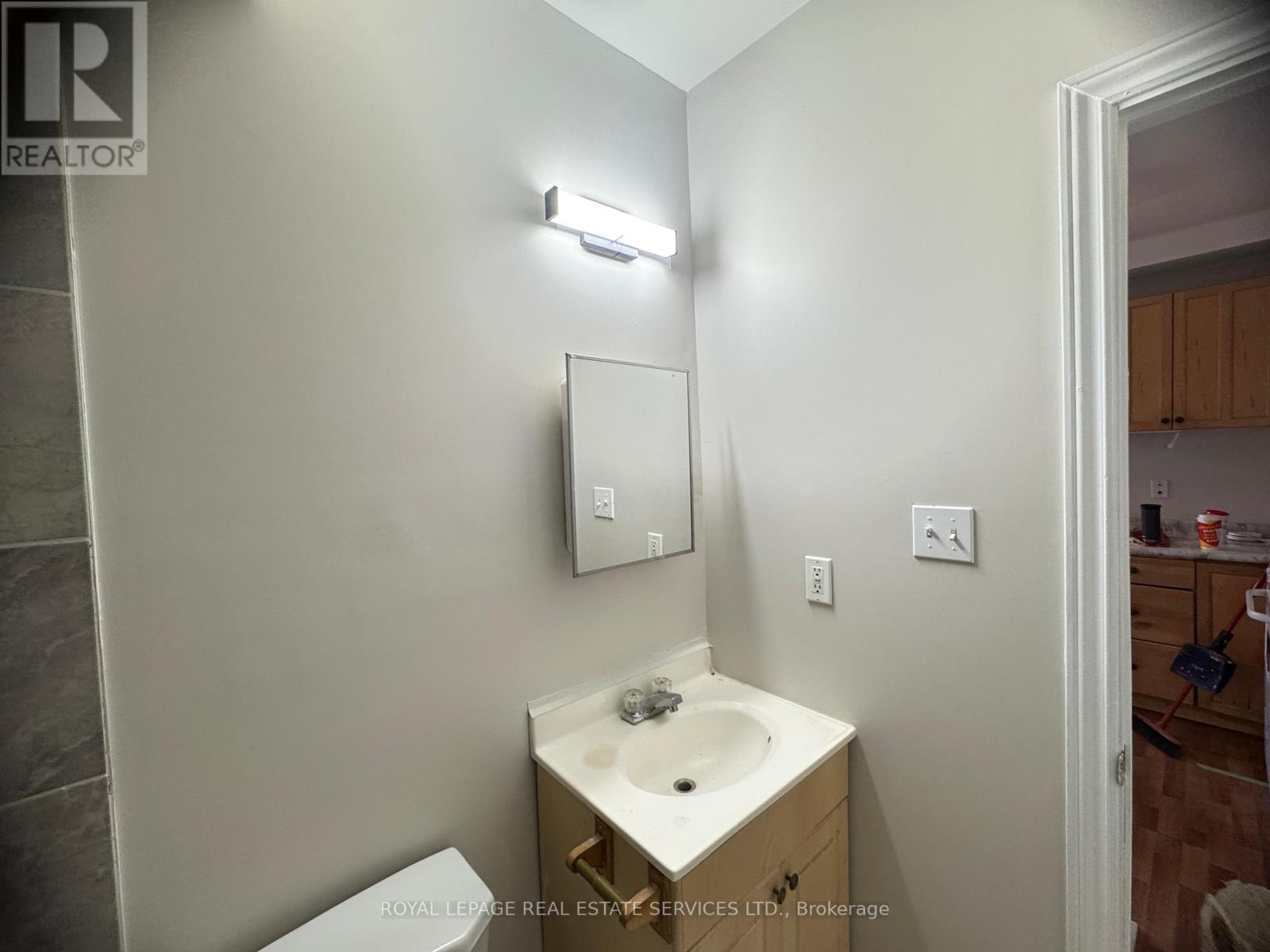 Main Floor - 186 Spadina Road, Toronto, Ontario  M5R 2T8 - Photo 25 - C13138658