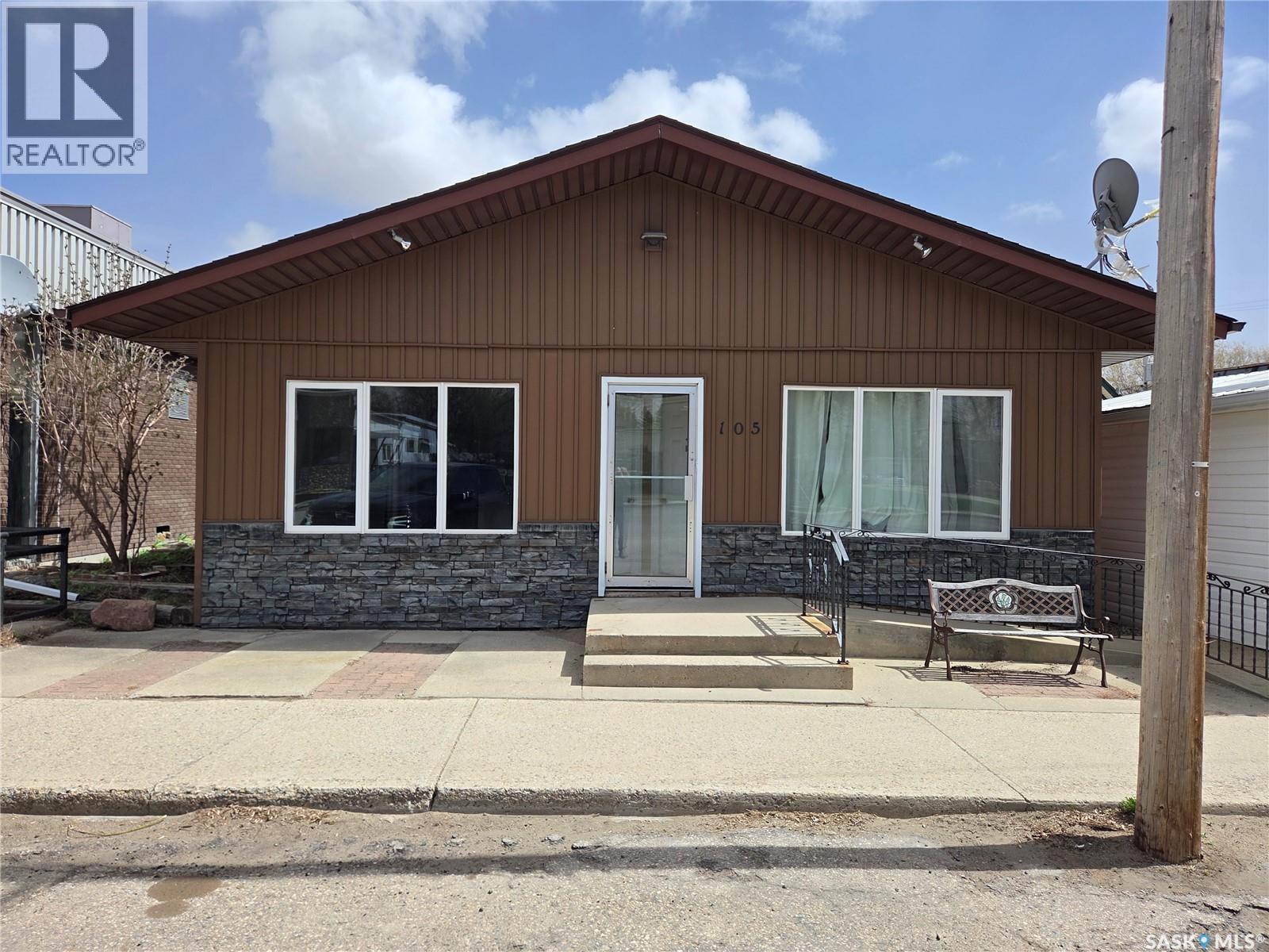 105 Main Street, Wawota, Saskatchewan  S0G 5A0 - Photo 2 - SK036214