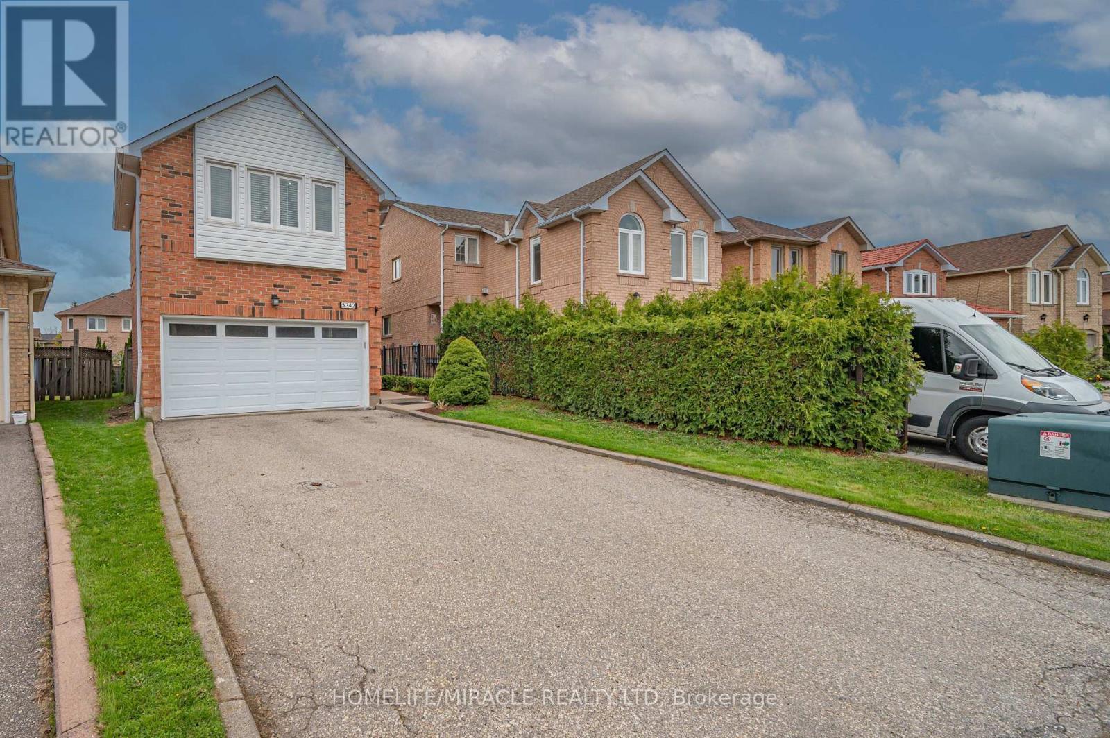 5342 Crane Court, Mississauga, Ontario  L5V 2C4 - Photo 3 - W13138660