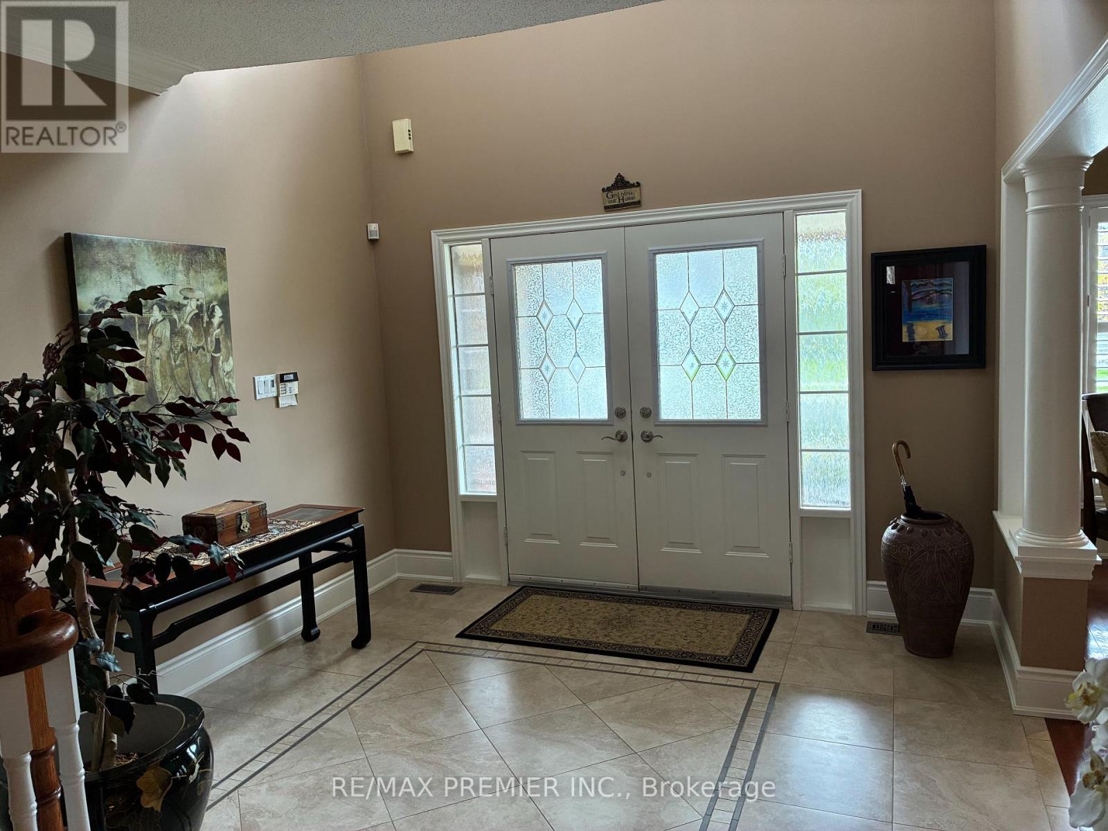 90 Siderno Crescent, Vaughan, Ontario  L4L 9H5 - Photo 2 - N13138650