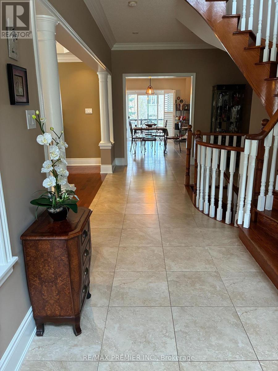 90 Siderno Crescent, Vaughan, Ontario  L4L 9H5 - Photo 5 - N13138650