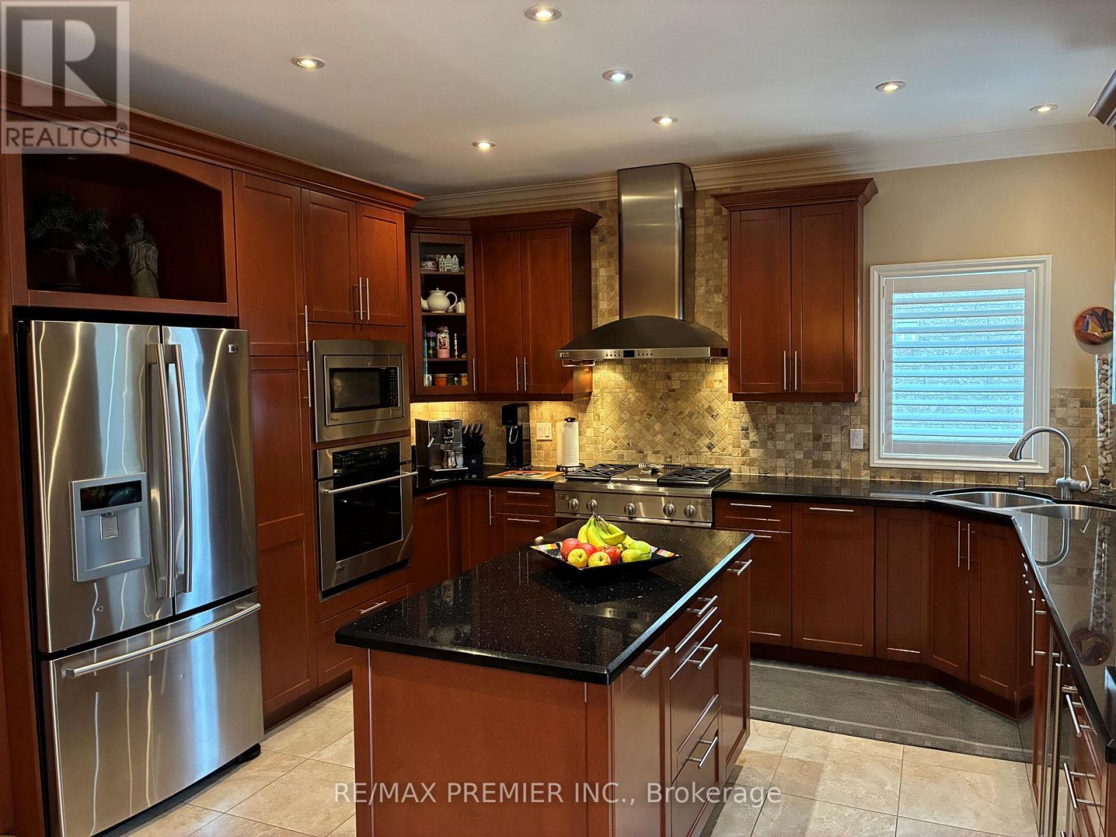 90 Siderno Crescent, Vaughan, Ontario  L4L 9H5 - Photo 10 - N13138650