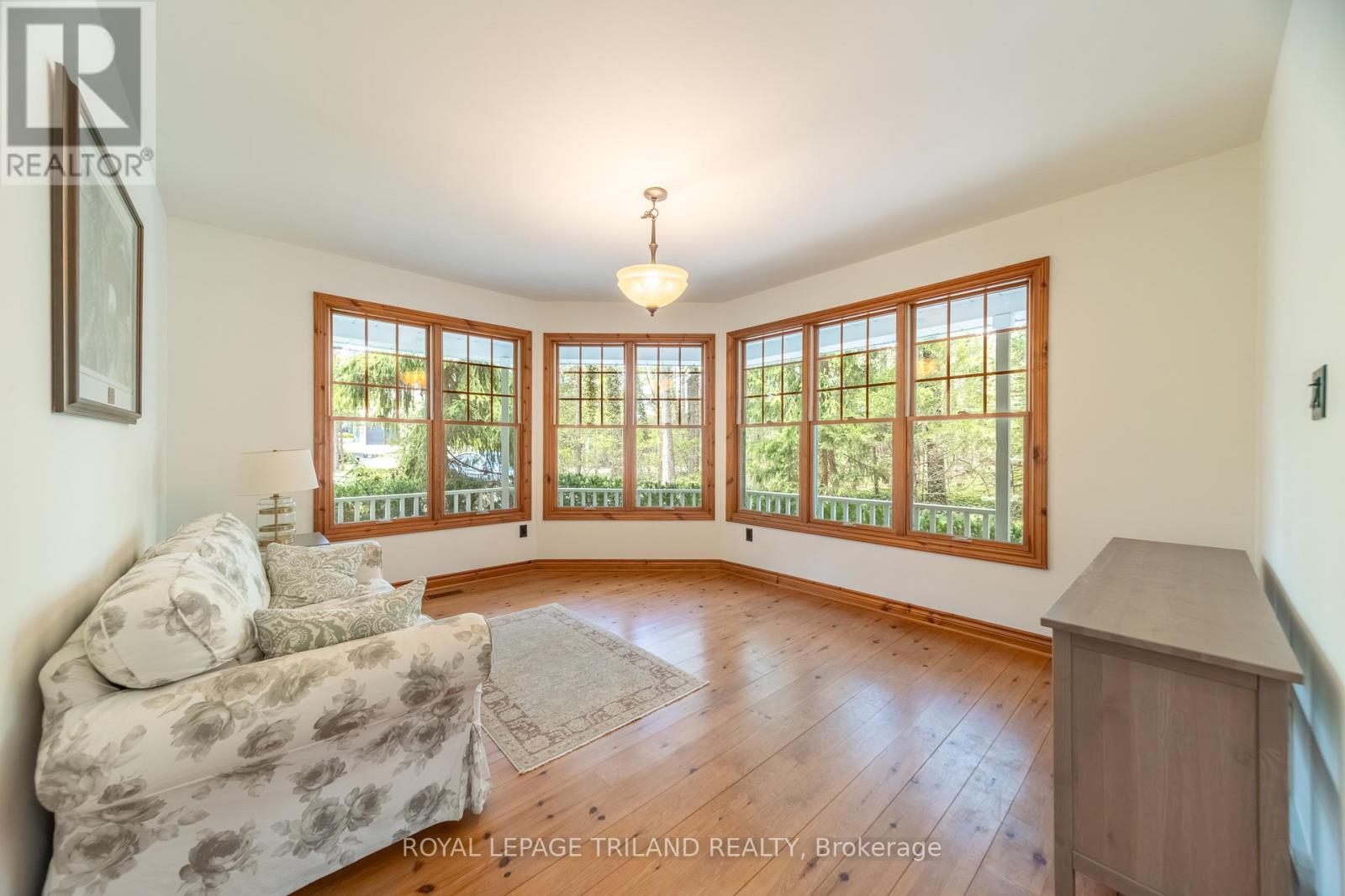 10221 Shoreline Drive, Lambton Shores, Ontario  N0M 1T0 - Photo 26 - X12858580