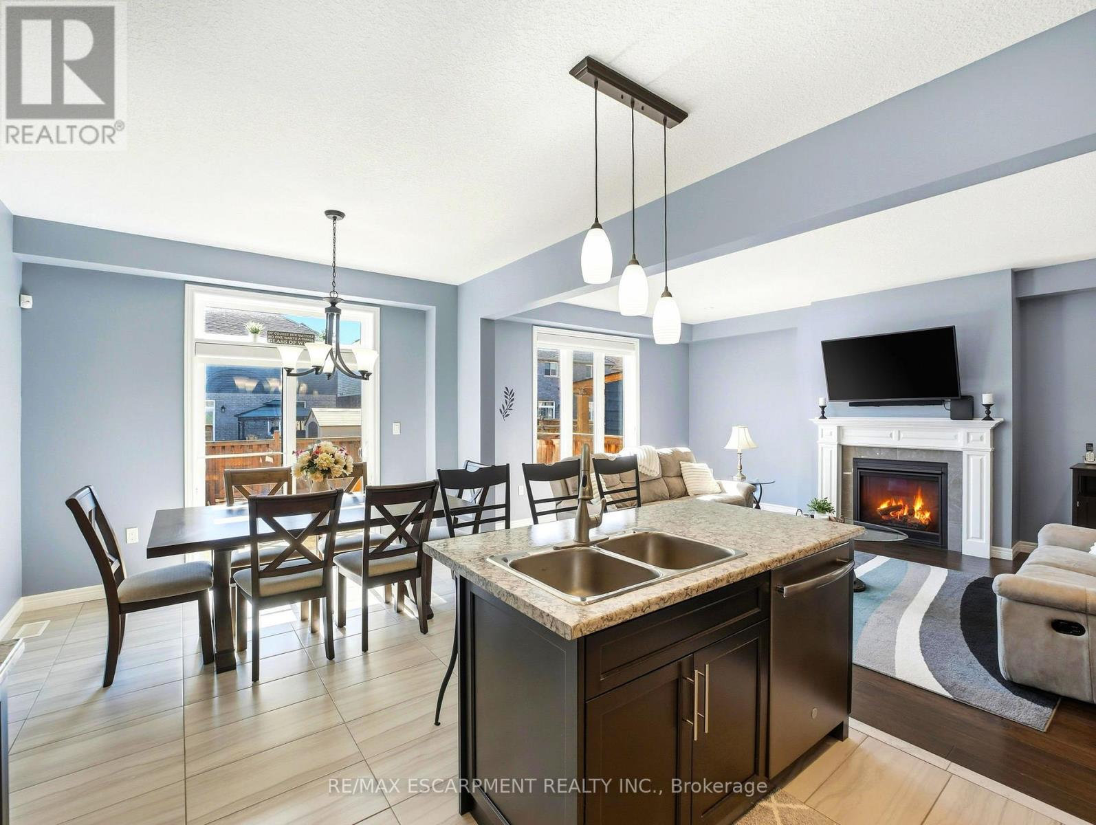 63 Festival Way, Hamilton, Ontario  L0R 1C0 - Photo 11 - X12878278