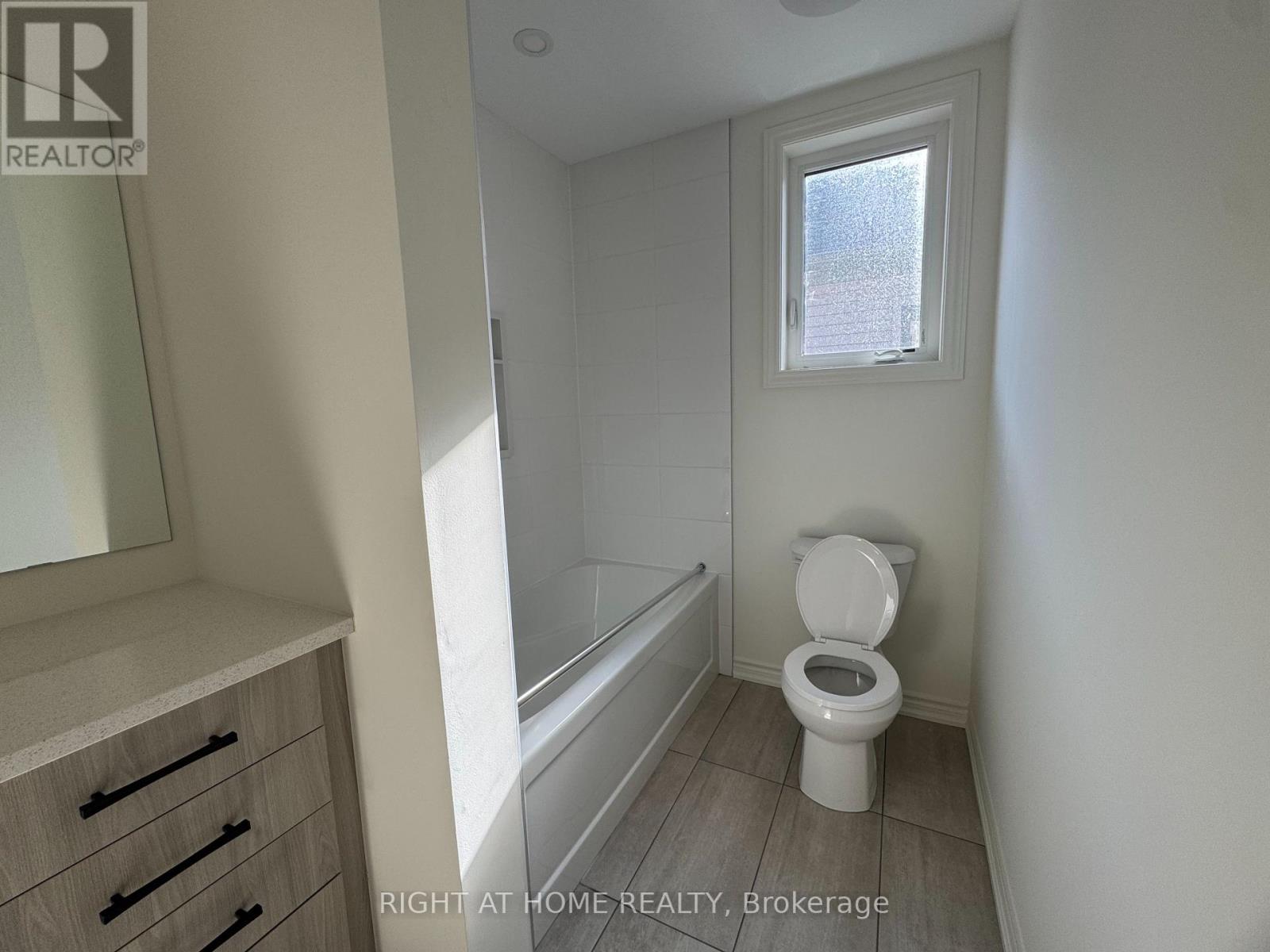 62 Debois St 2nd Unit Street, Kawartha Lakes, Ontario K9V 6A9 - Photo 18 - X13131504