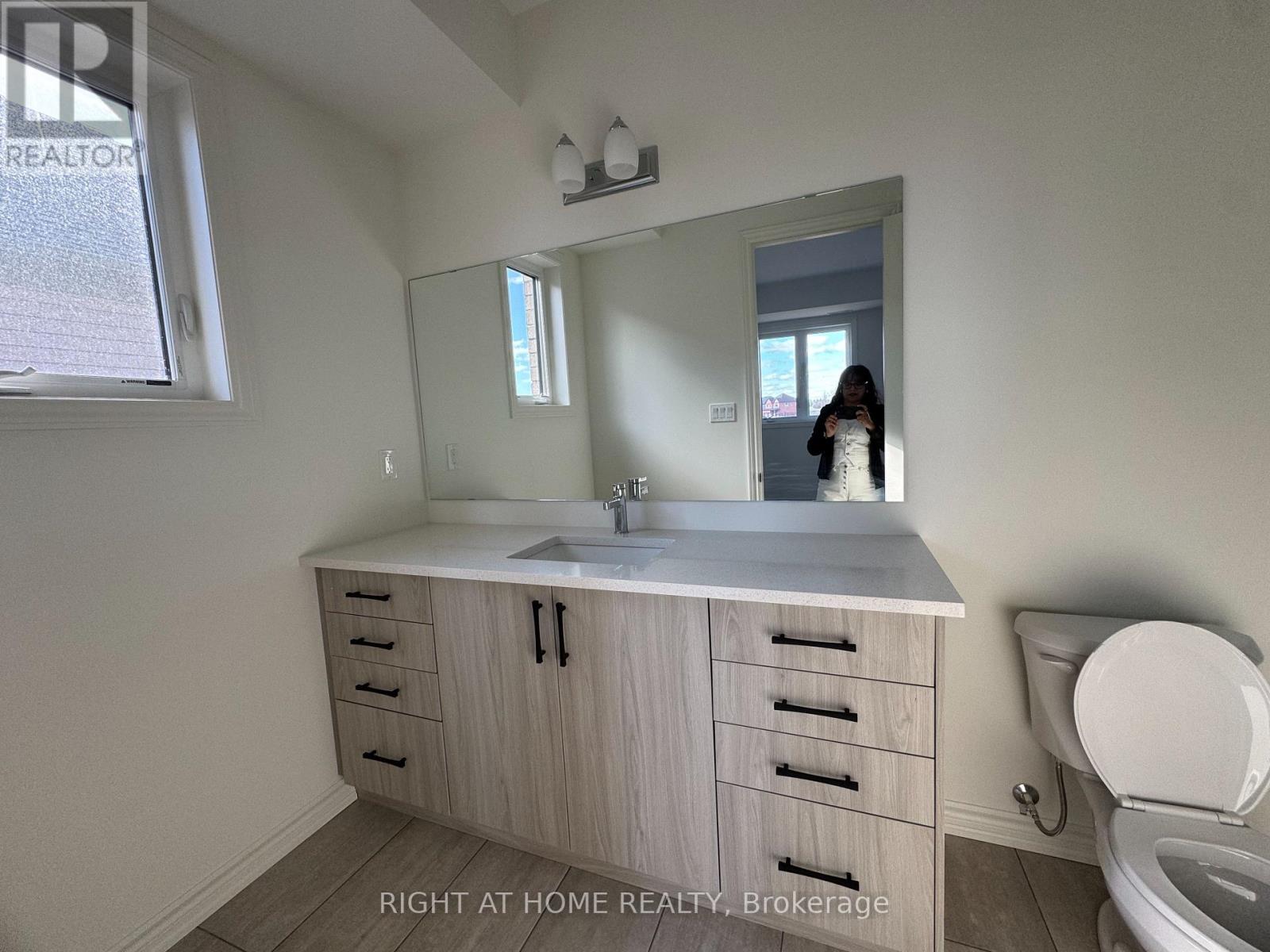 62 Debois St 2nd Unit Street, Kawartha Lakes, Ontario K9V 6A9 - Photo 31 - X13131504
