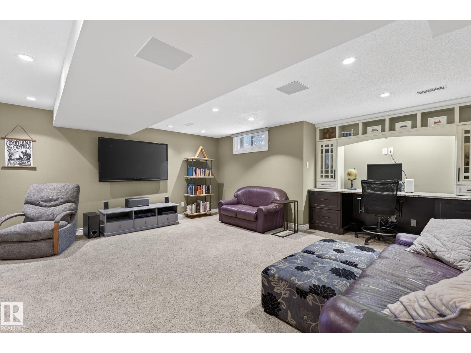 632 Wahstao Rd NW, Edmonton, Alberta  T5T 2Y4 - Photo 45 - E4477447