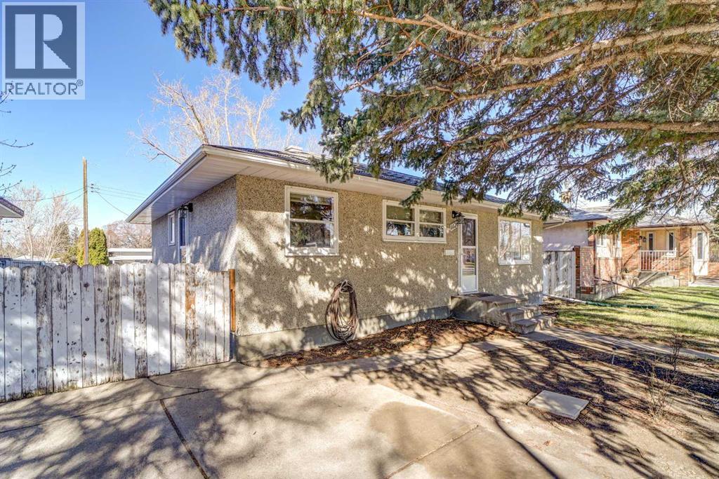 1126 23  N, Lethbridge, Alberta  T1H 3T4 - Photo 2 - A2305810