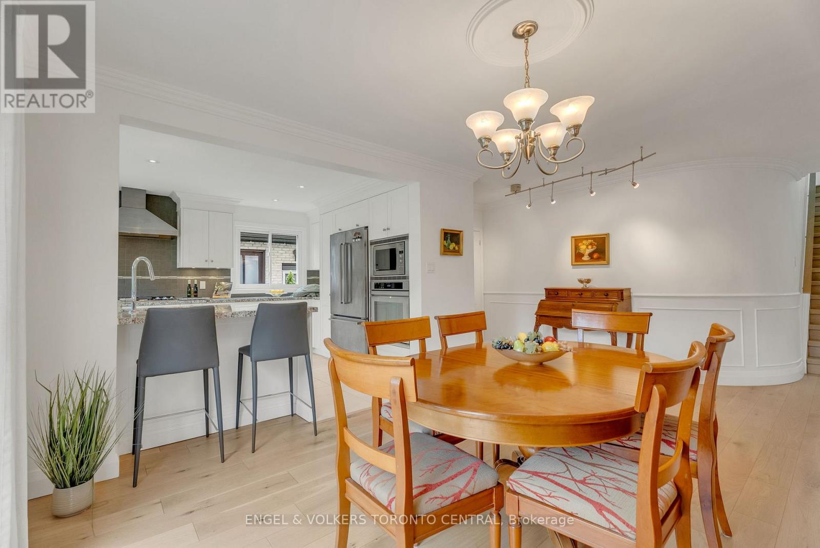 170 Fenn Avenue, Toronto, Ontario  M2P 1X9 - Photo 11 - C13138676