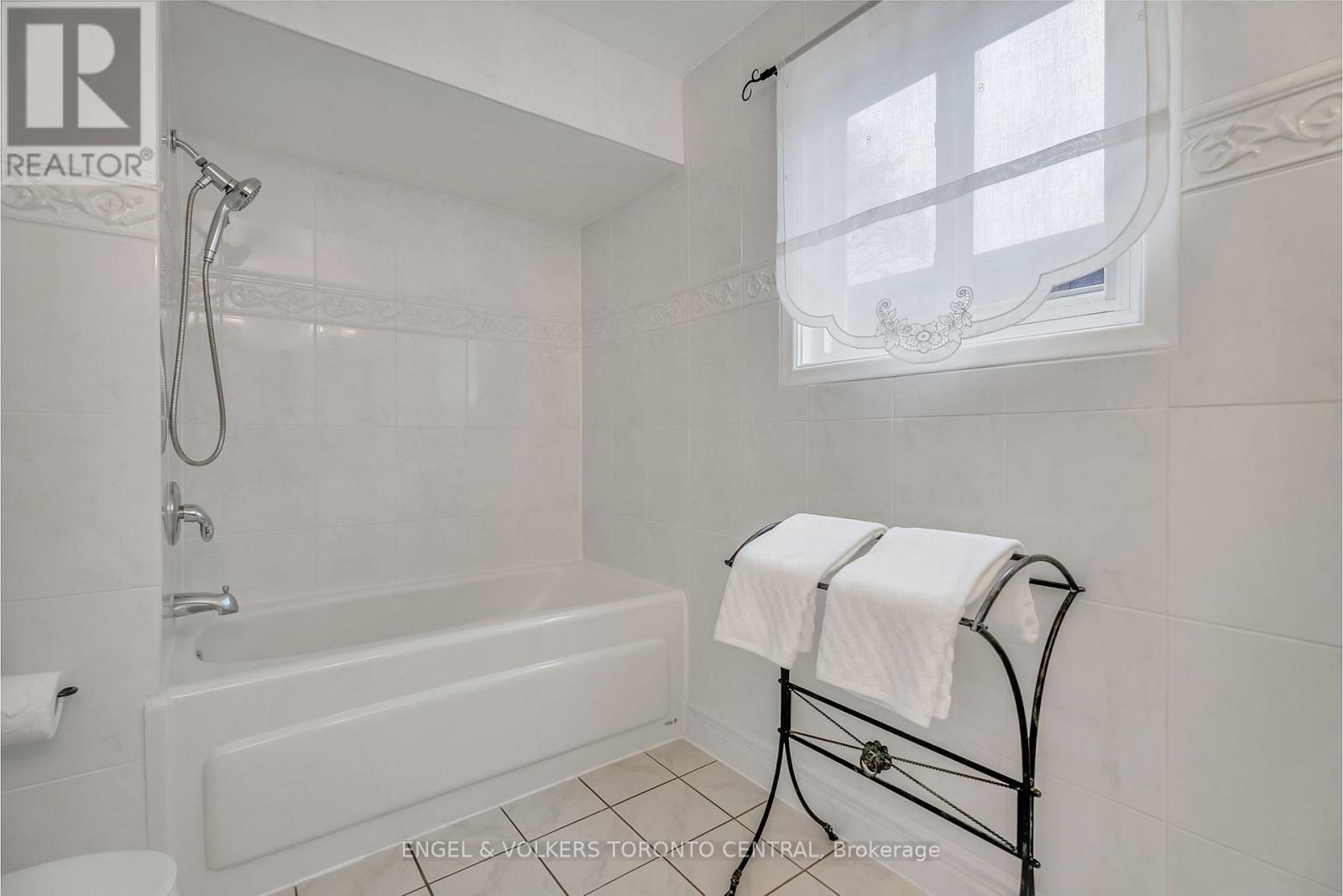 170 Fenn Avenue, Toronto, Ontario  M2P 1X9 - Photo 25 - C13138676