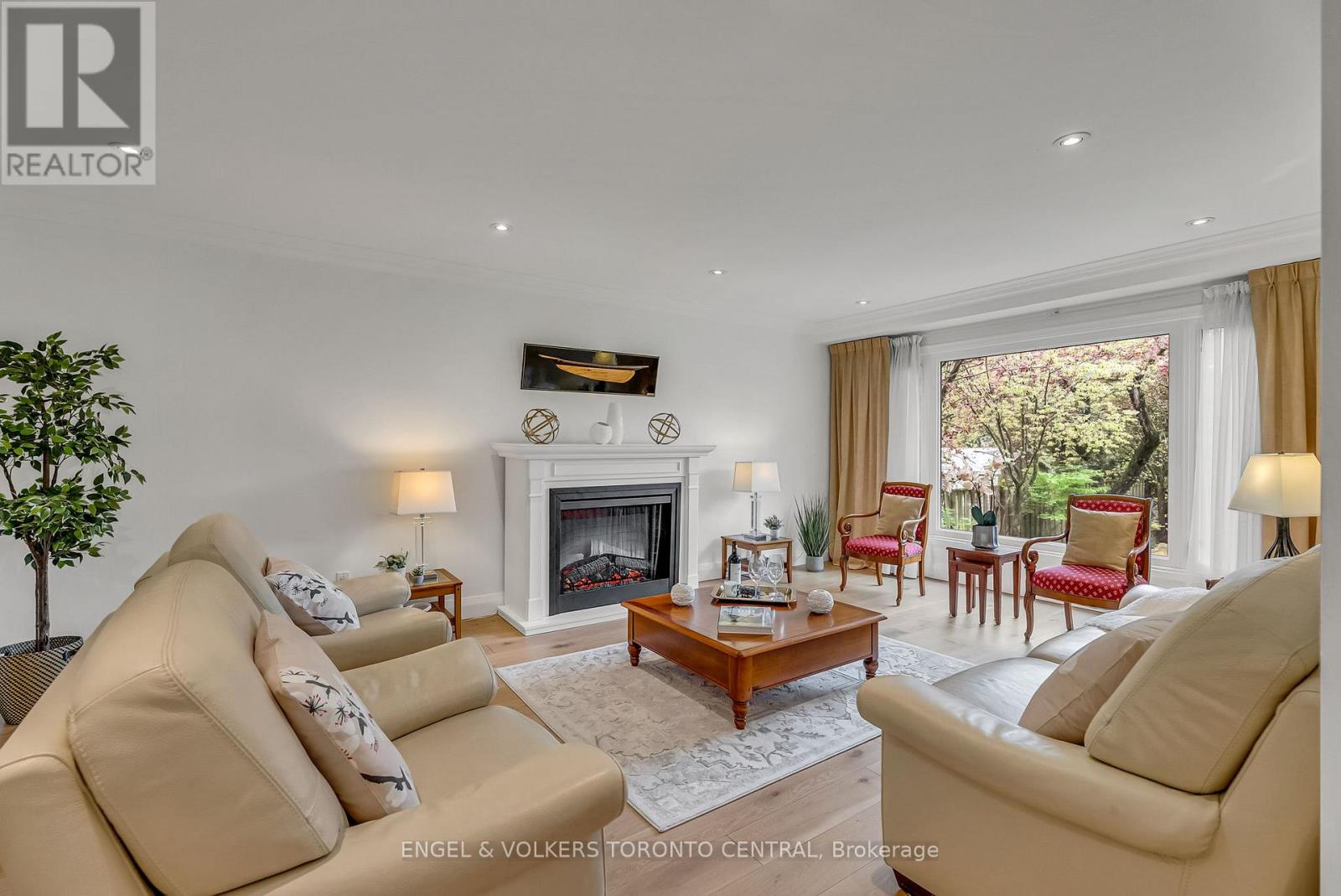 170 Fenn Avenue, Toronto, Ontario  M2P 1X9 - Photo 5 - C13138676