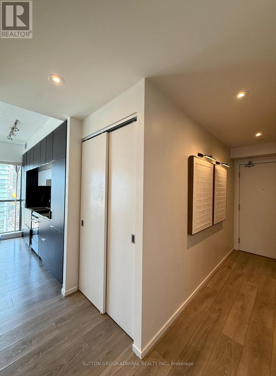 1901 - 159 Dundas Street E, Toronto, Ontario  M5B 1E4 - Photo 4 - C13138726