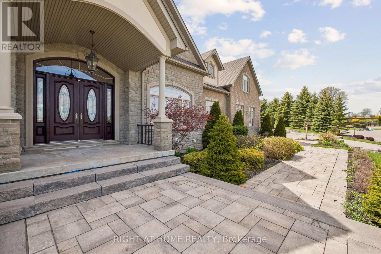18 Bice Court, Clarington, Ontario  L0B 1J0 - Photo 5 - E13138682