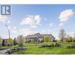 18 BICE COURT, Clarington, Ontario
