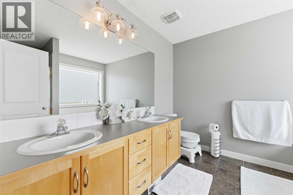 207 Gleneagles View, Cochrane, Alberta  T4C 2G5 - Photo 31 - A2307937