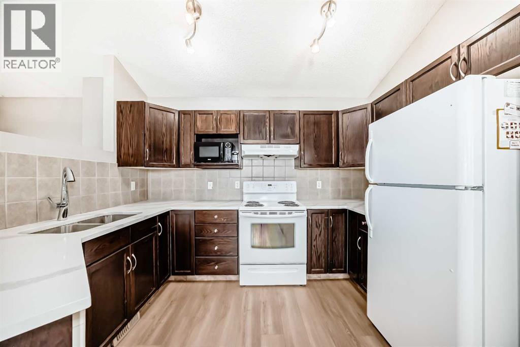 231 Saddlebrook Way NE, Calgary, Alberta  T3J 0B5 - Photo 8 - A2308941
