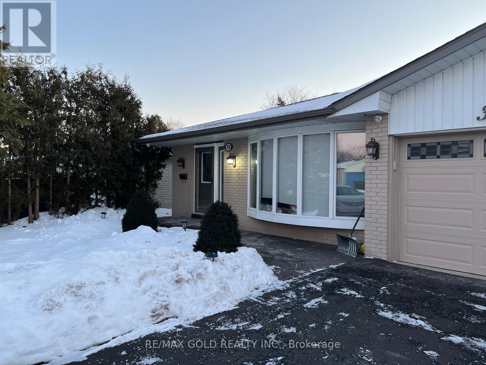 30 GRASSMERE CRESCENT, Brampton, Ontario