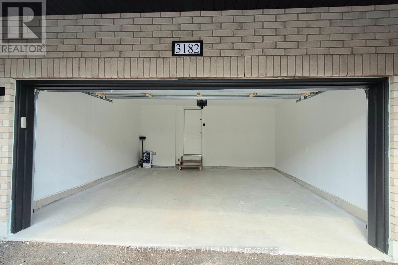 3182 Sixth Line, Oakville, Ontario  L6M 5T2 - Photo 2 - W13138668