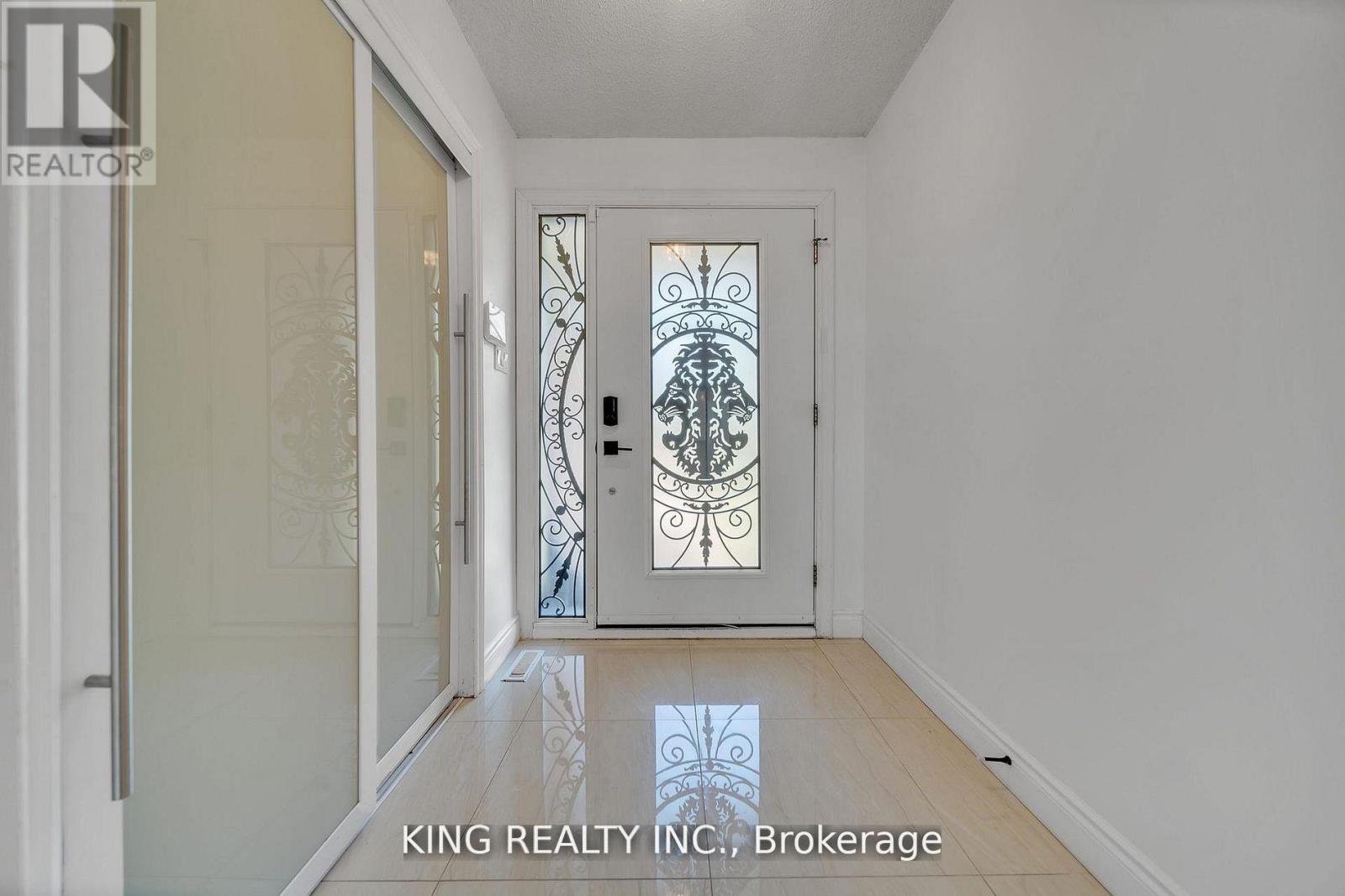 2606 Ambercroft Trail, Mississauga, Ontario  L5M 4K3 - Photo 6 - W13138678