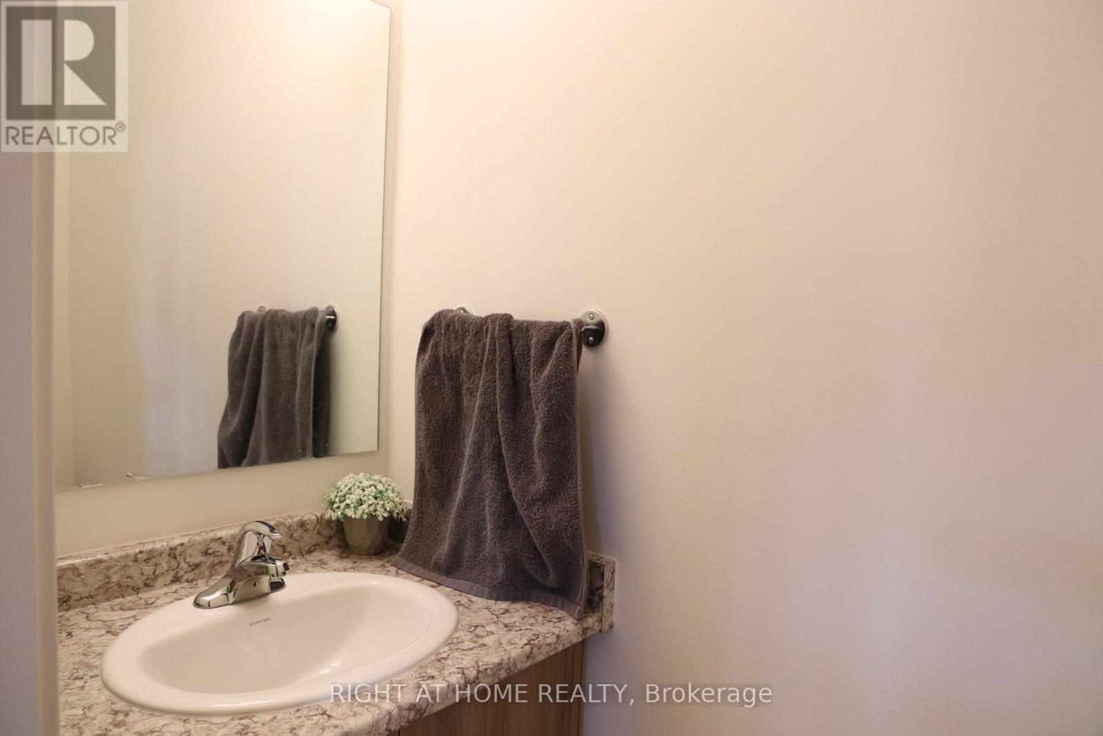 1541 Hilson Heights, Milton, Ontario  L9E 1V5 - Photo 11 - W13138714