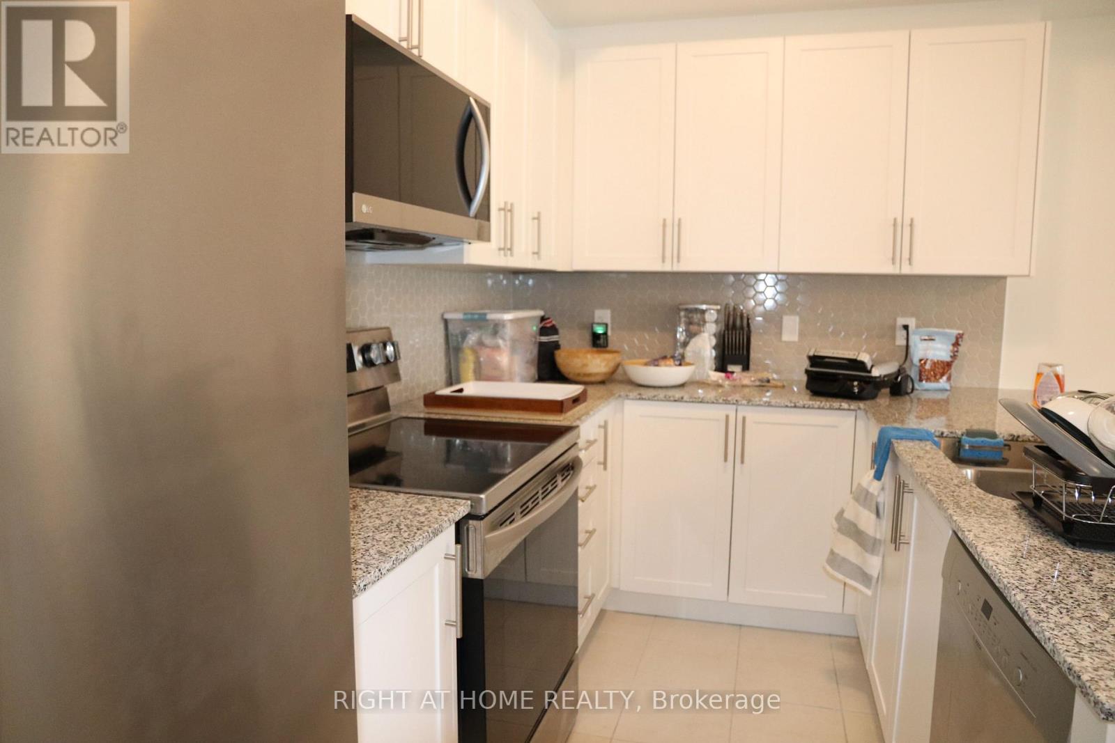 1541 Hilson Heights, Milton, Ontario  L9E 1V5 - Photo 23 - W13138714