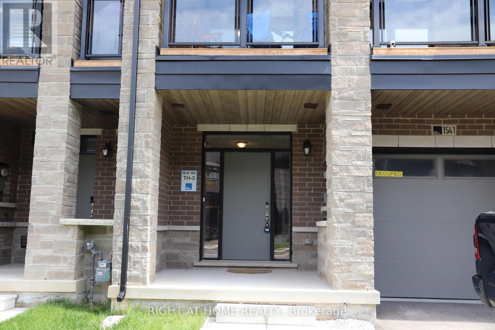 1541 Hilson Heights, Milton, Ontario  L9E 1V5 - Photo 4 - W13138714