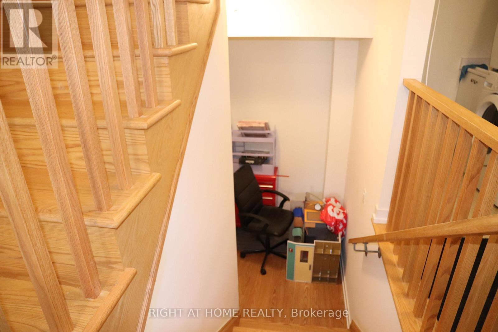 1541 Hilson Heights, Milton, Ontario  L9E 1V5 - Photo 7 - W13138714