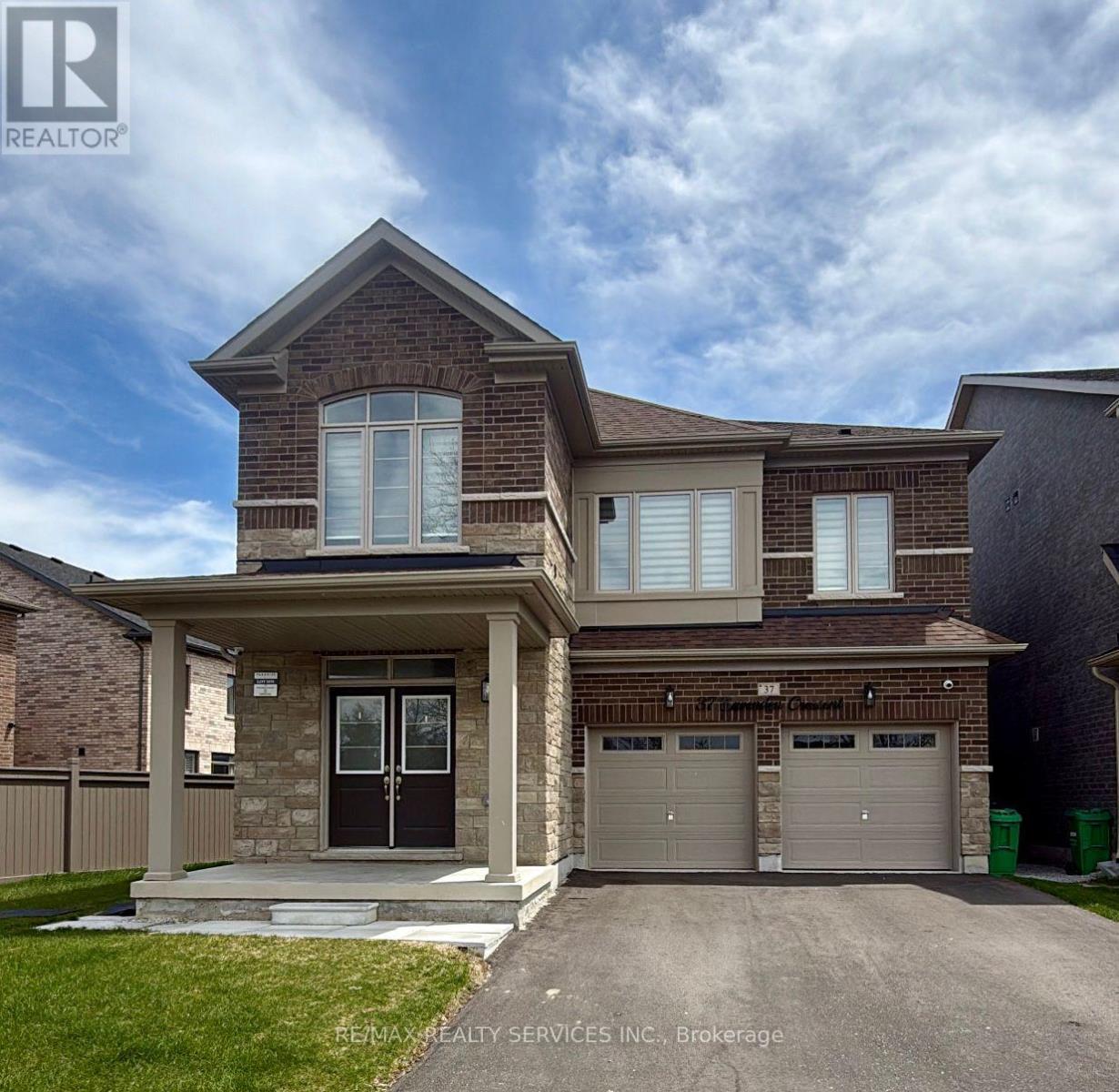 37 BAVENDEN CRESCENT, Brampton, Ontario