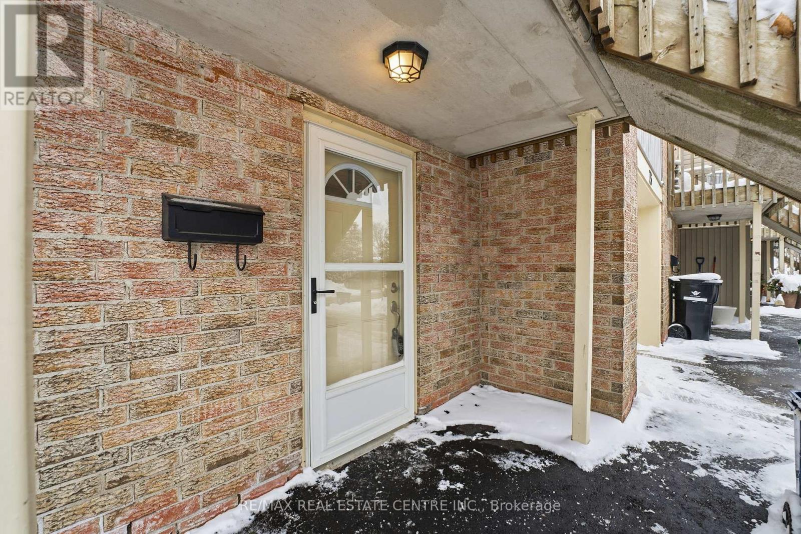 74 - 30 Green Valley Drive, Kitchener, Ontario  N2P 1G8 - Photo 5 - X13138670