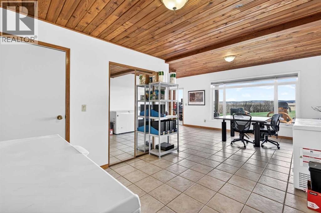 112239 402 Avenue W, Rural Foothills County, Alberta  T1S 6E1 - Photo 18 - A2307122