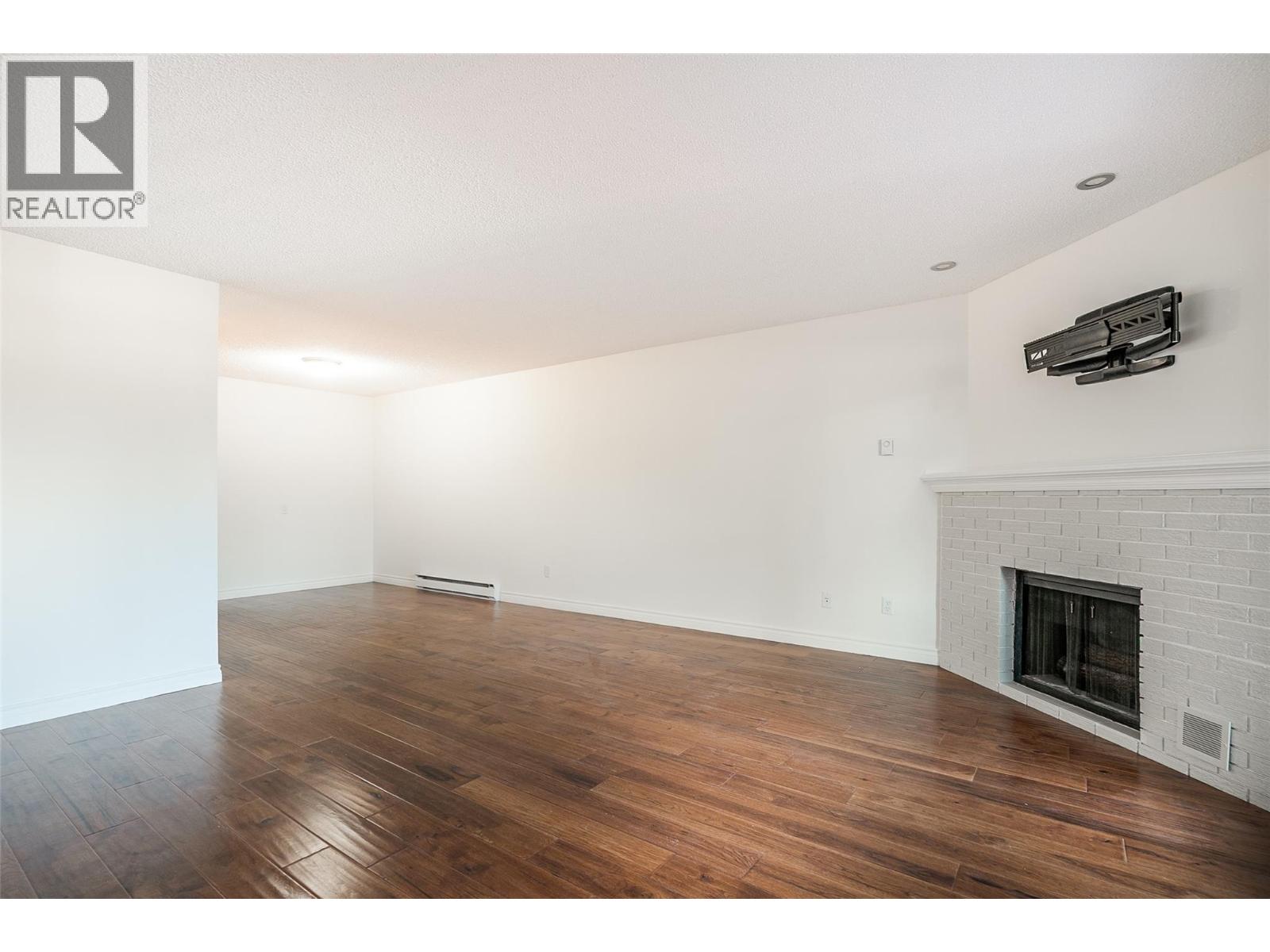 983 Bernard Avenue Unit# 206, Kelowna, British Columbia  V1Y 6P7 - Photo 5 - 10387664