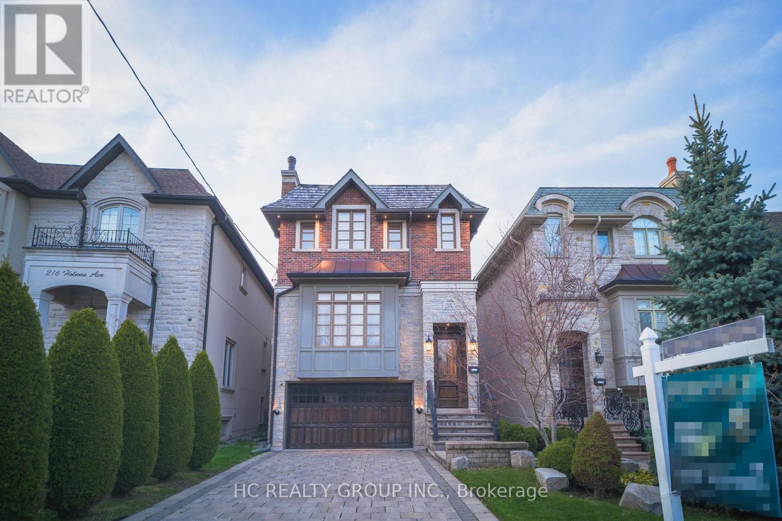 218A HOLMES AVENUE, Toronto, Ontario