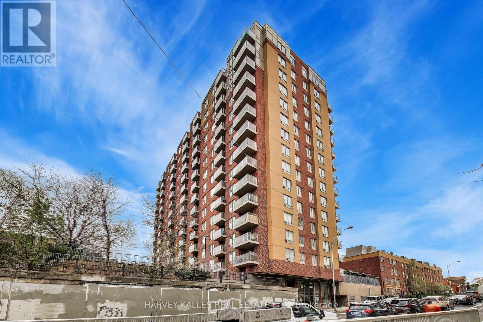 401 - 1369 Bloor Street W, Toronto, Ontario  M6P 4J4 - Photo 2 - C13138756