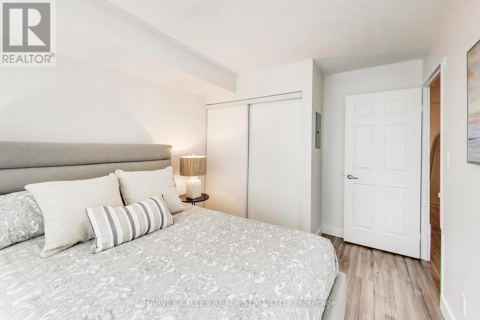 401 - 1369 Bloor Street W, Toronto, Ontario  M6P 4J4 - Photo 23 - C13138756