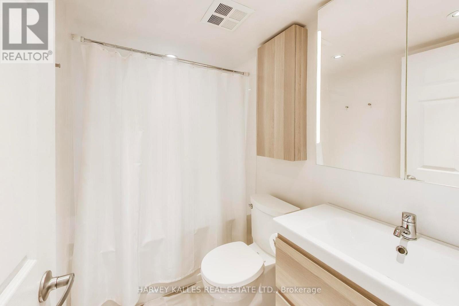 401 - 1369 Bloor Street W, Toronto, Ontario  M6P 4J4 - Photo 24 - C13138756