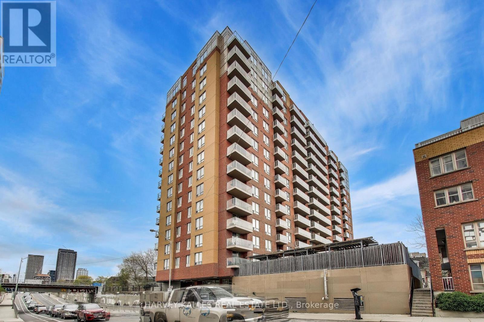 401 - 1369 Bloor Street W, Toronto, Ontario  M6P 4J4 - Photo 3 - C13138756