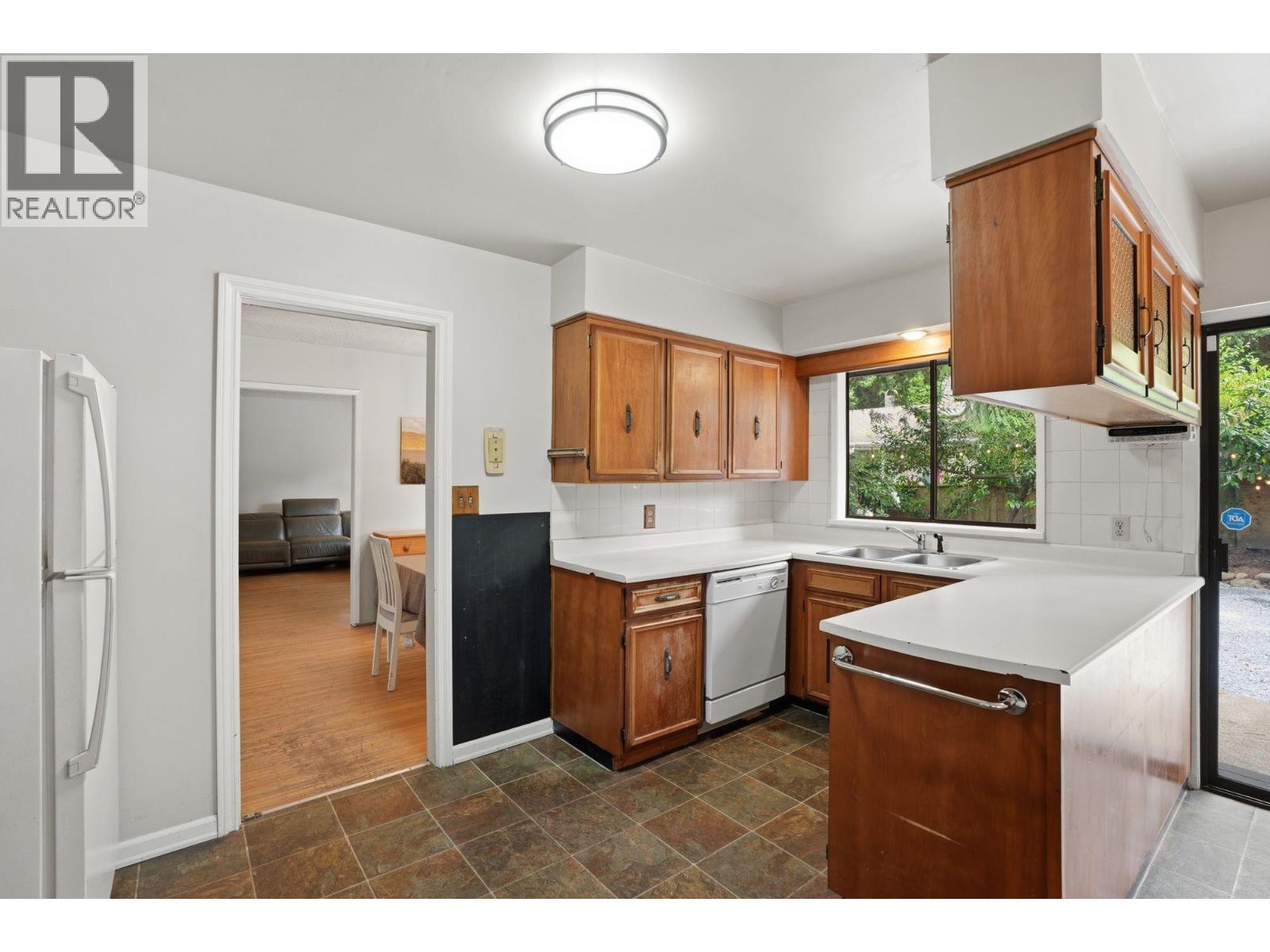 909 Seymour Boulevard, North Vancouver, British Columbia  V7J 2J7 - Photo 8 - R3122219