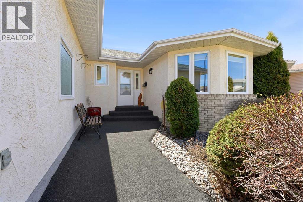 74 Donnelly Crescent, Red Deer, Alberta  T4R 2L8 - Photo 3 - A2311290