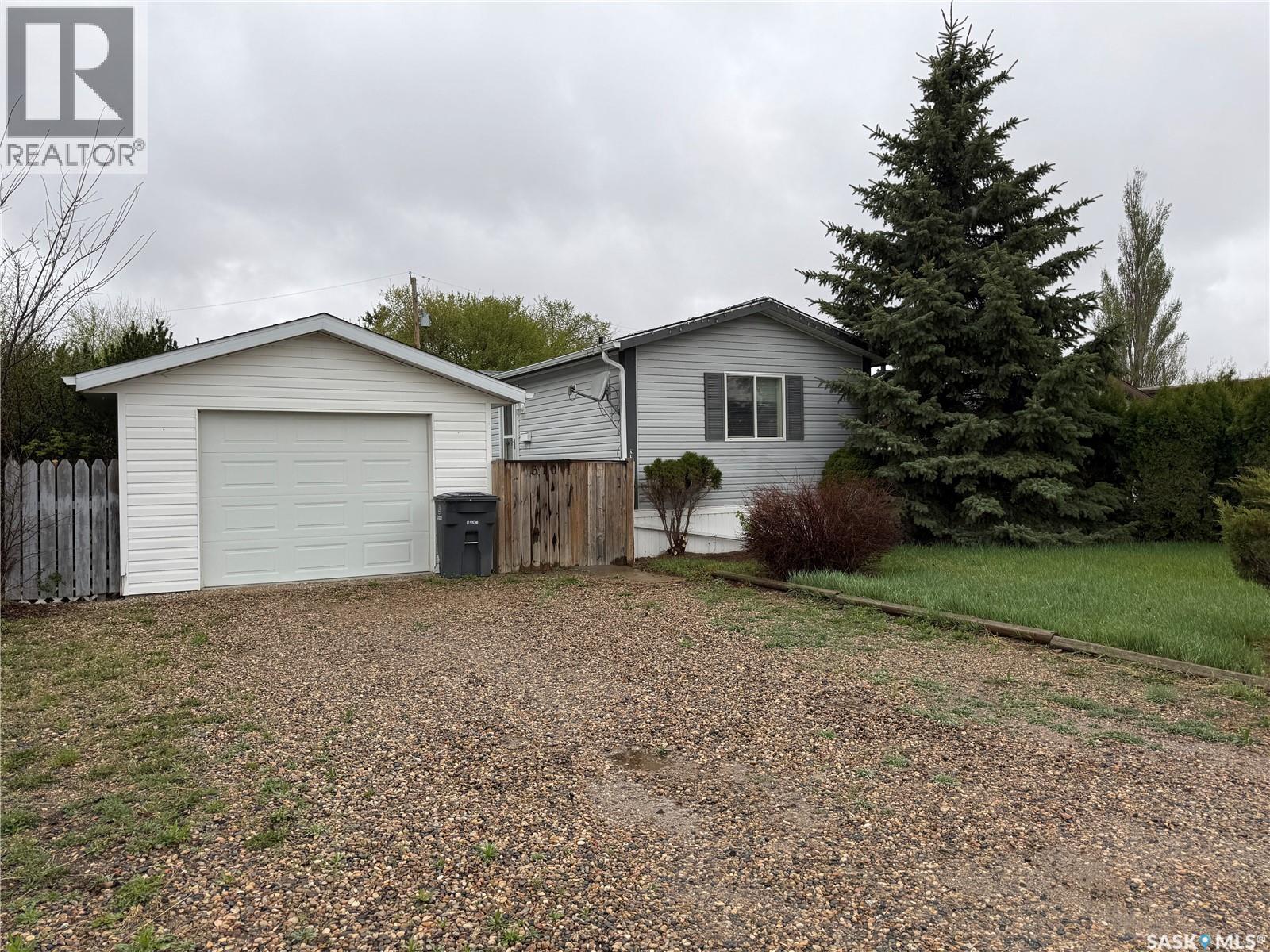 310 Christie Street, Outlook, Saskatchewan  S0L 2N0 - Photo 1 - SK036215