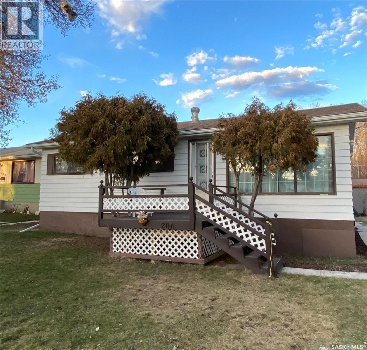 206 Albert Street, Hudson Bay, Saskatchewan  S0E 0Y0 - Photo 1 - SK036033