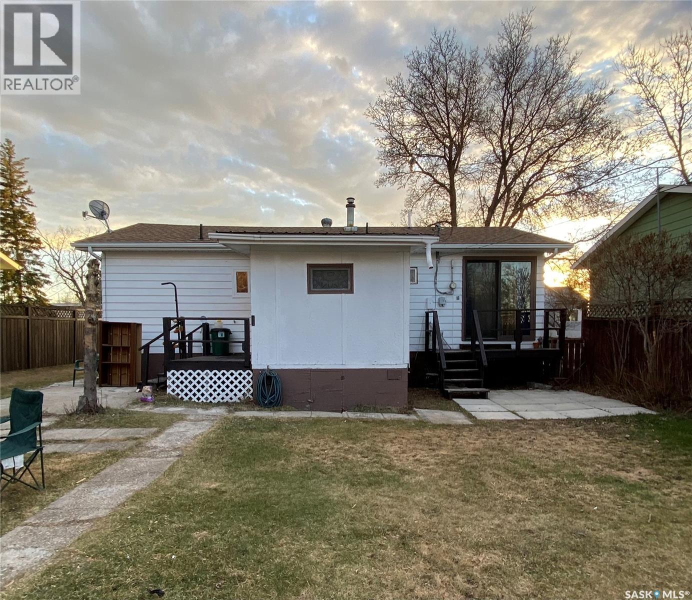 206 Albert Street, Hudson Bay, Saskatchewan  S0E 0Y0 - Photo 2 - SK036033