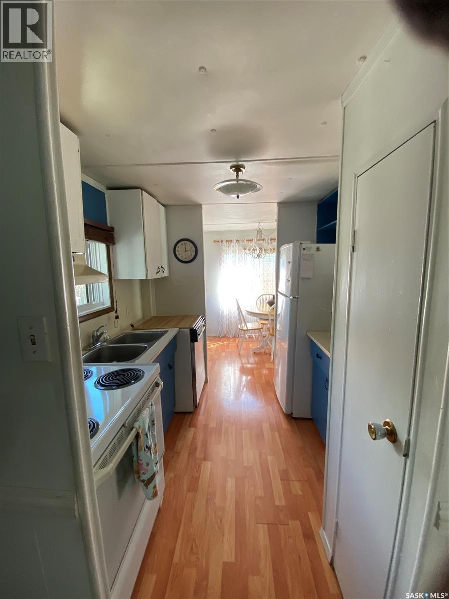 206 Albert Street, Hudson Bay, Saskatchewan  S0E 0Y0 - Photo 3 - SK036033
