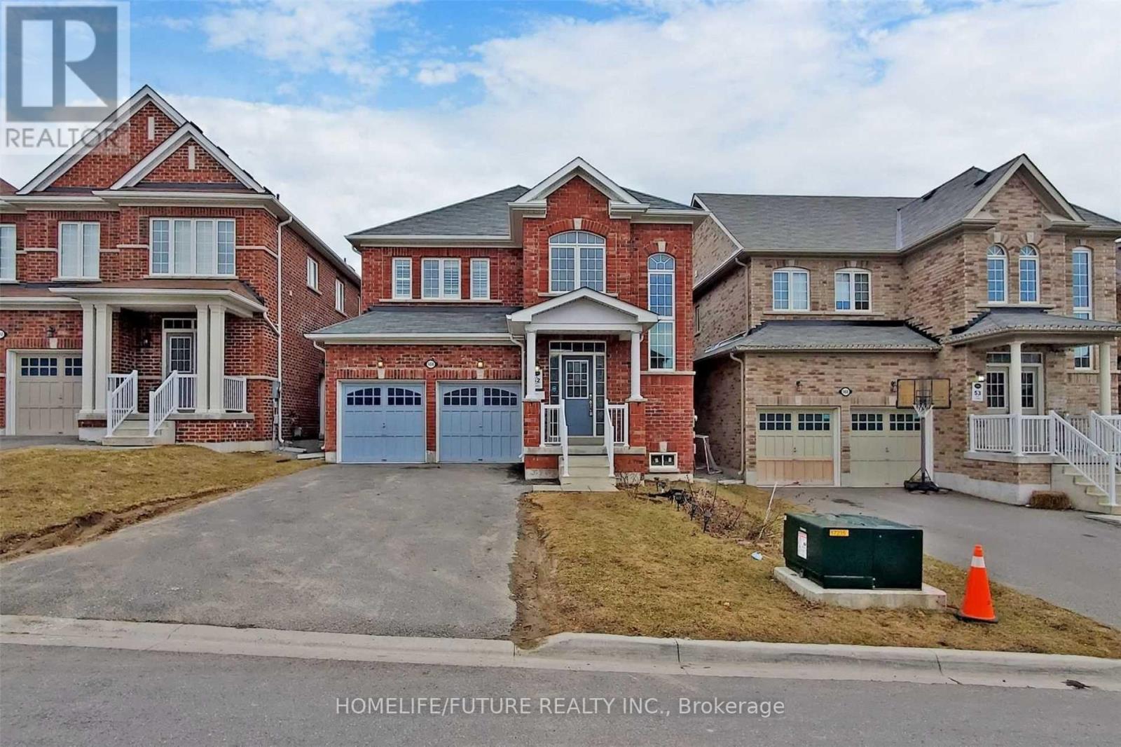 984 Wrenwood Drive, Oshawa, Ontario  L1K 0Y1 - Photo 2 - E13138760