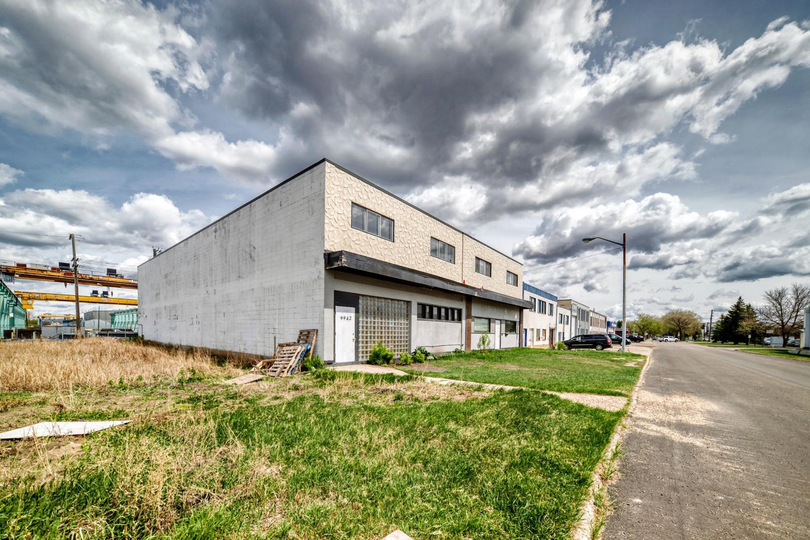 9938  70 Avenue Nw, Edmonton, Alberta  T6E 0V7 - Photo 2 - 44893967