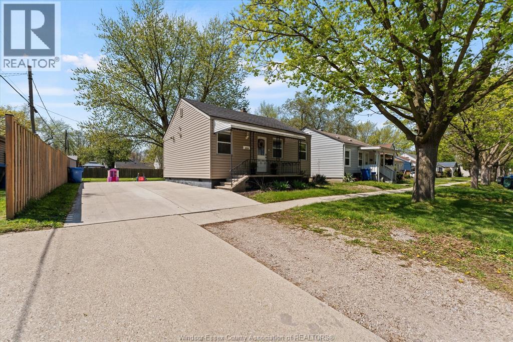 2383 Elsmere, Windsor, Ontario  N8W 2C9 - Photo 4 - 26009132