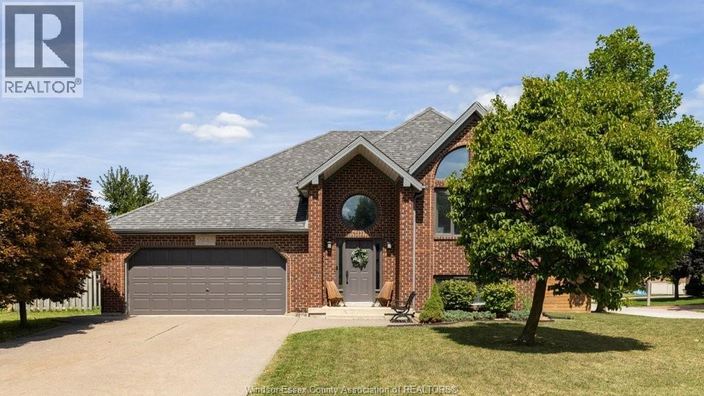 2840 WILDBERRY CRESCENT, Tecumseh, Ontario