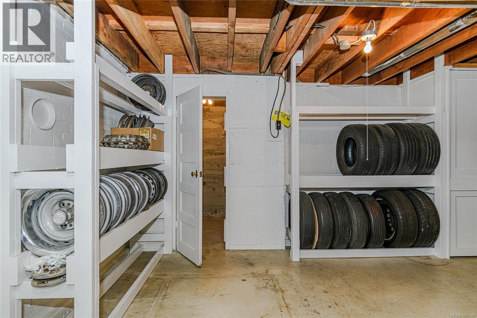3785 Raymond St S, Saanich, British Columbia  V8Z 4K2 - Photo 26 - 1037049