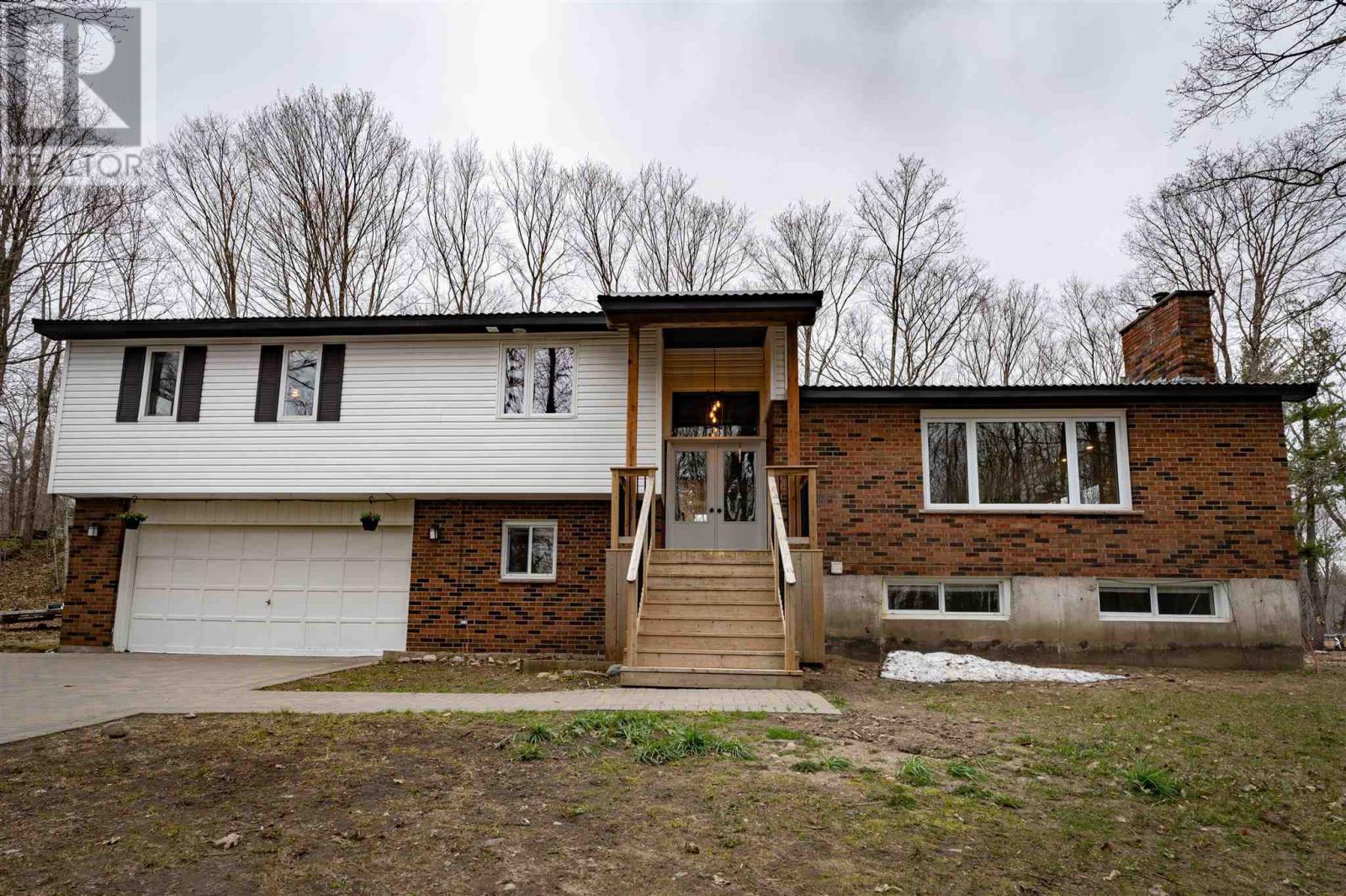 1570 Leigh's Bay Rd, Sault Ste Marie, Ontario  P6A 5K8 - Photo 2 - SM261030